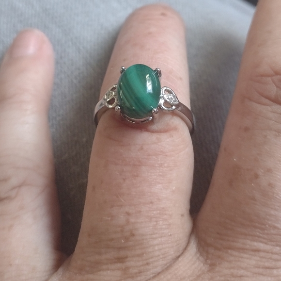 Natural 10mm Malachite Cabochon & 925-Silver Ring (s7) - Picture 8 of 13